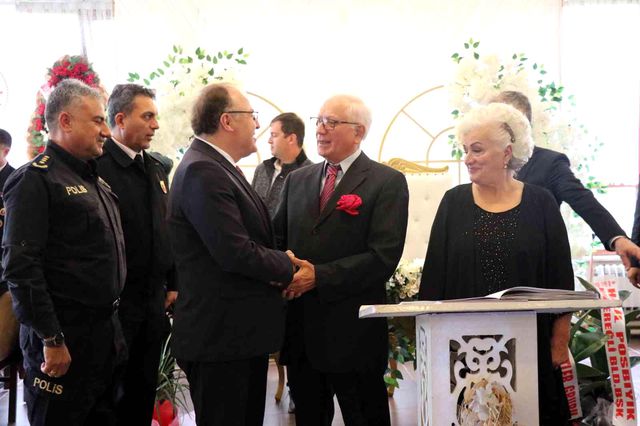 Romantik serseri! 75'lik Ercan amca, sevdiği kadınla evlenebilmek için huzurevine yerleşti Romantik serseri! 75'lik Ercan amca, sevdiği kadınla evlenebilmek için huzurevine yerleşti