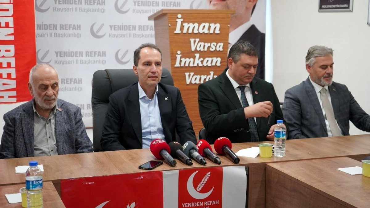 Yeniden Refah Partisi Lideri Erbakan: "65 bine yakın katılım Türk siyasetinde görülmemiş bir olaydır"