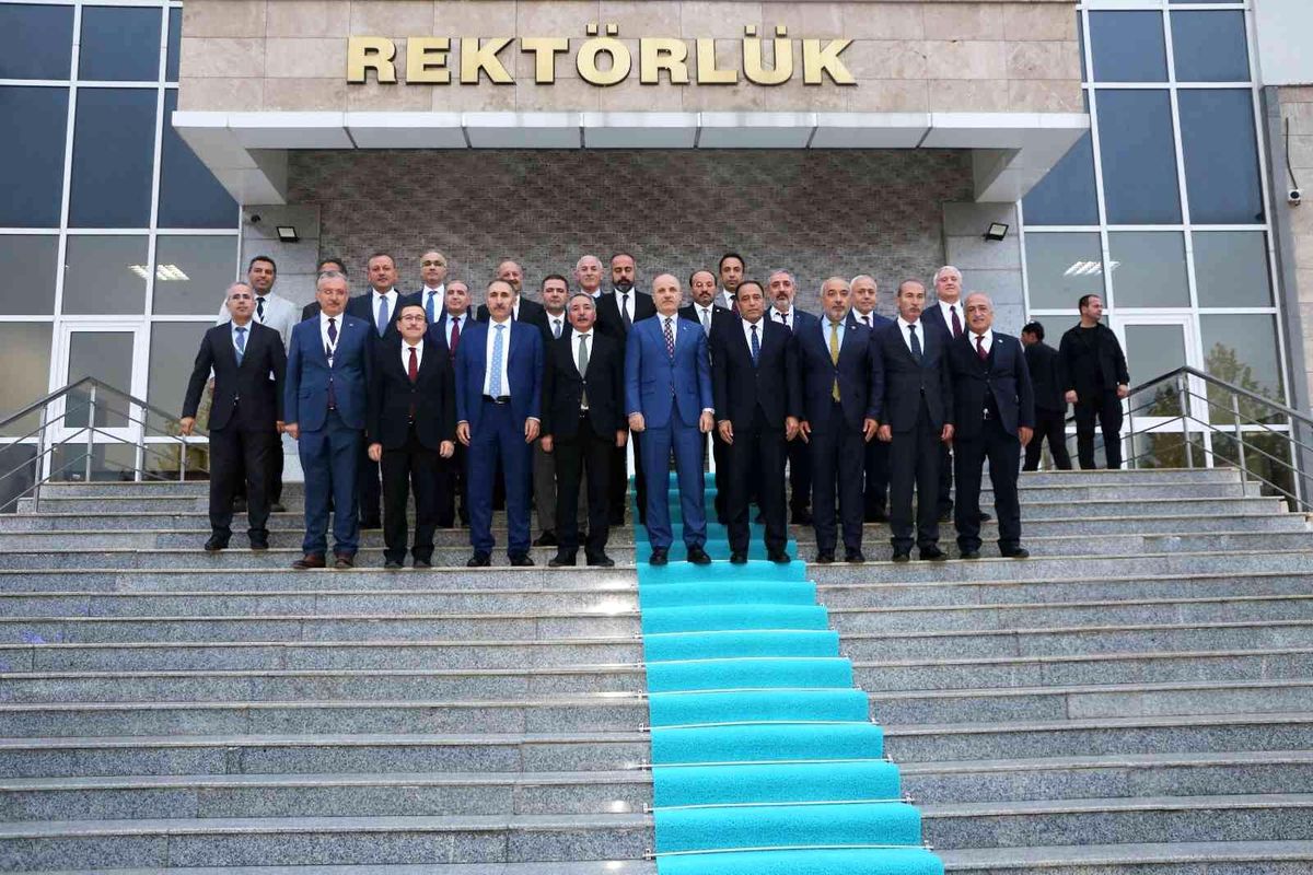 AİÇÜ Rektörü Prof. Dr. Karabulut, YÖK Başkanı Prof. Dr. Özvar Başkanlığında Yapılan ÜNİDAP toplantısına katıldı