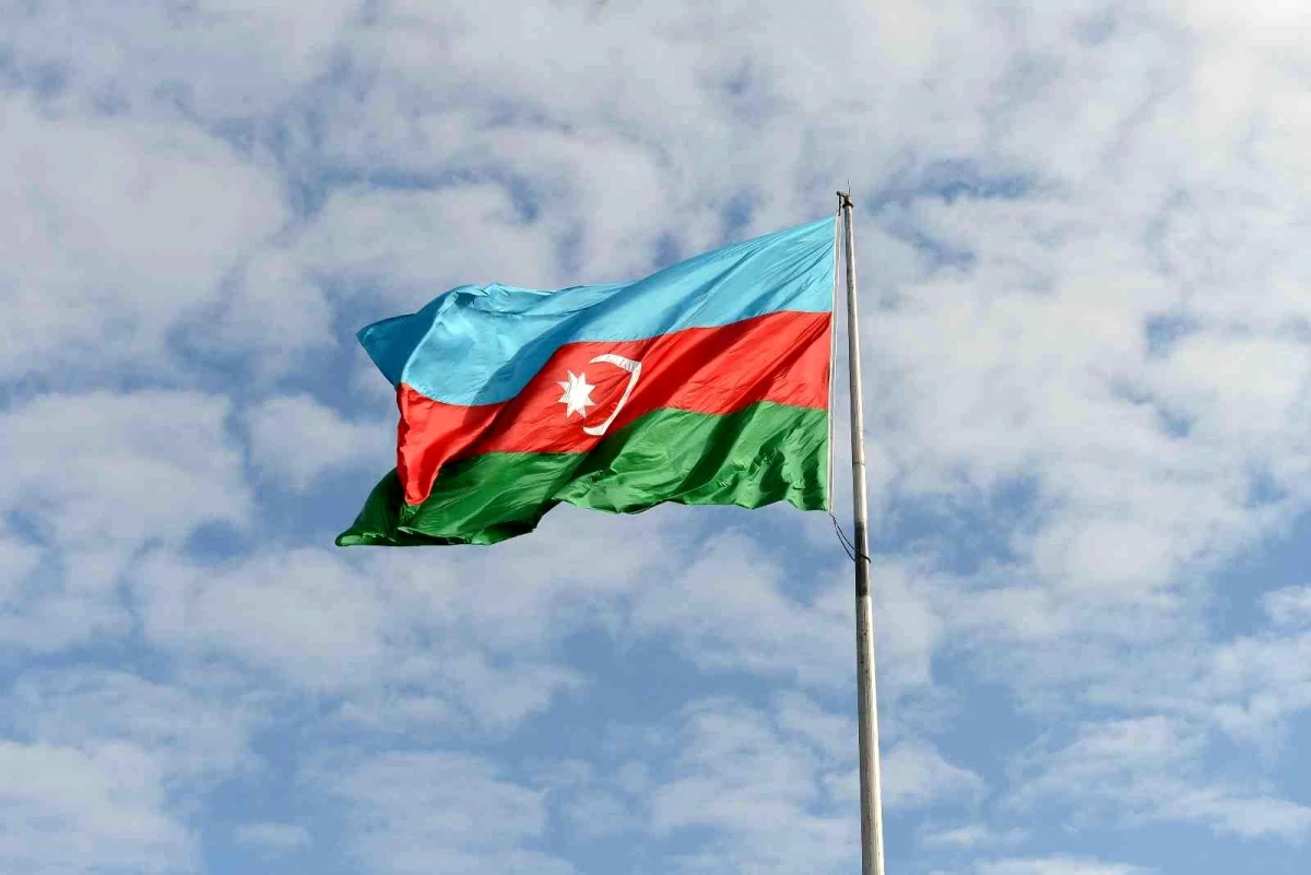 Azerbaycan Devlet Bayrak Günü\'nü kutladı