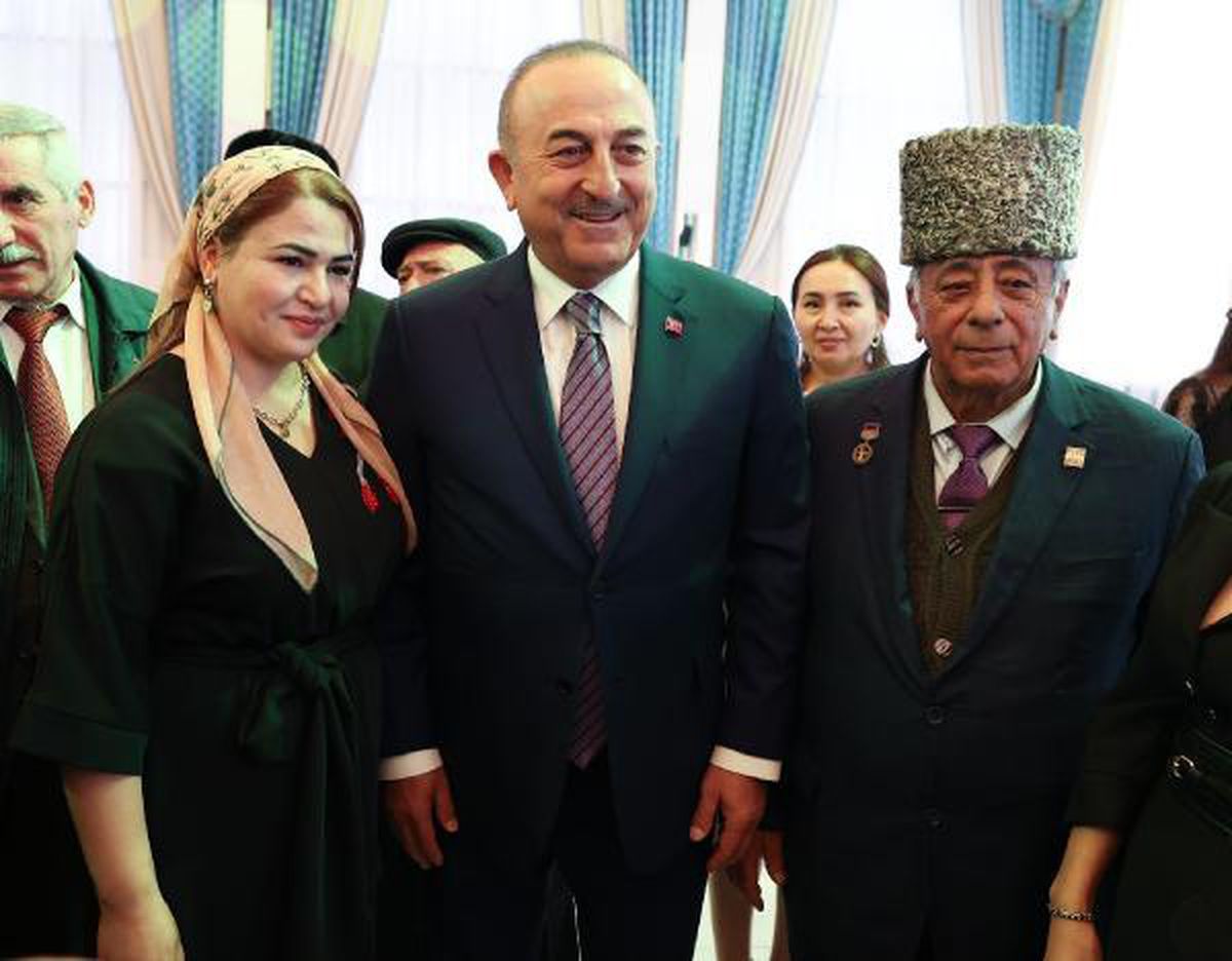 Bakan Çavuşoğlu, Ahıska Türkleri ile bir araya geldi