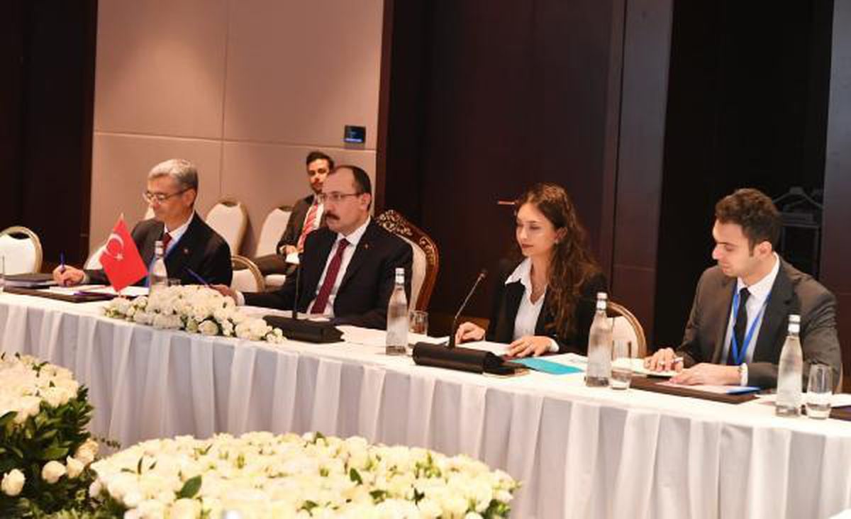 Bakan Muş, Özbekistan Başbakan Yardımcısı, Yatırımlar ve Dış Ticaret Bakanı Hocayev ile görüştü