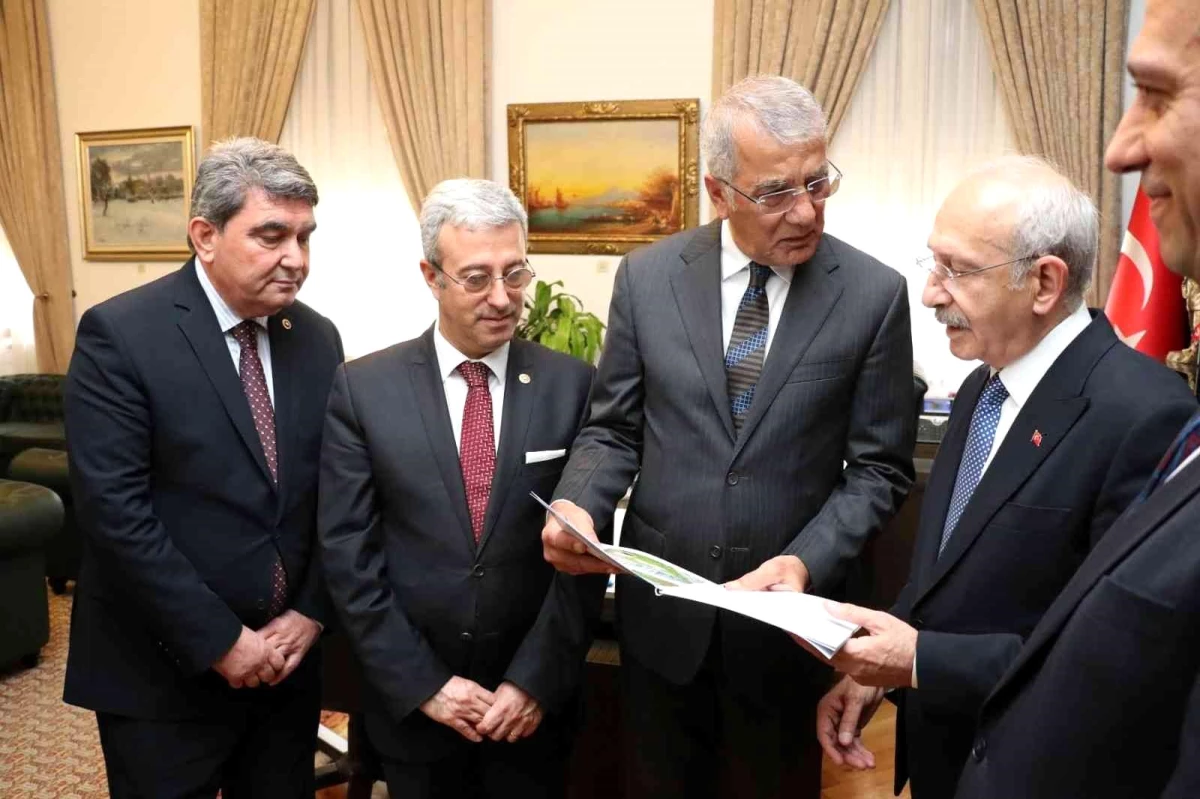 Başkan Tarhan, Kılıçdaroğlu\'nu açılışlara davet etti