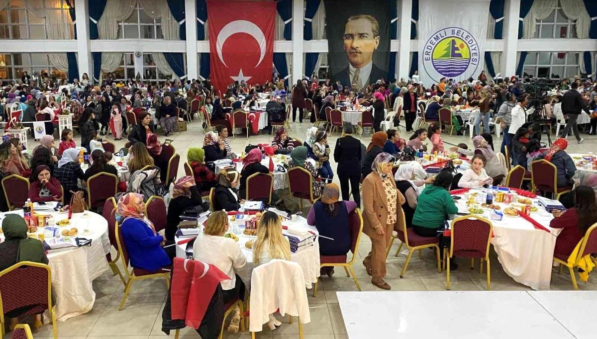 Bin 500 kadın \'Güçlü kadın, güçlü Türkiye\' sloganıyla bir araya geldi