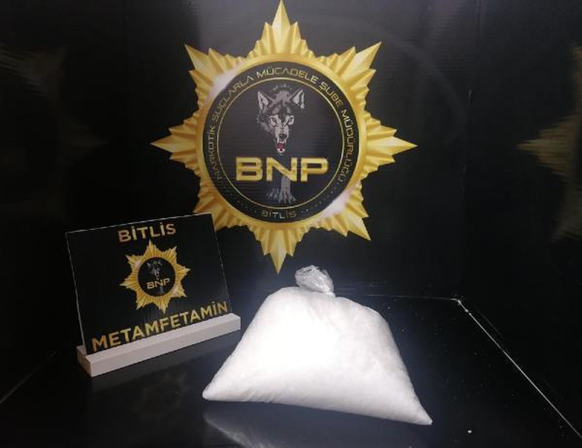 Bitlis\'te metamfetaminle yakalanan 2 kişiye gözaltı
