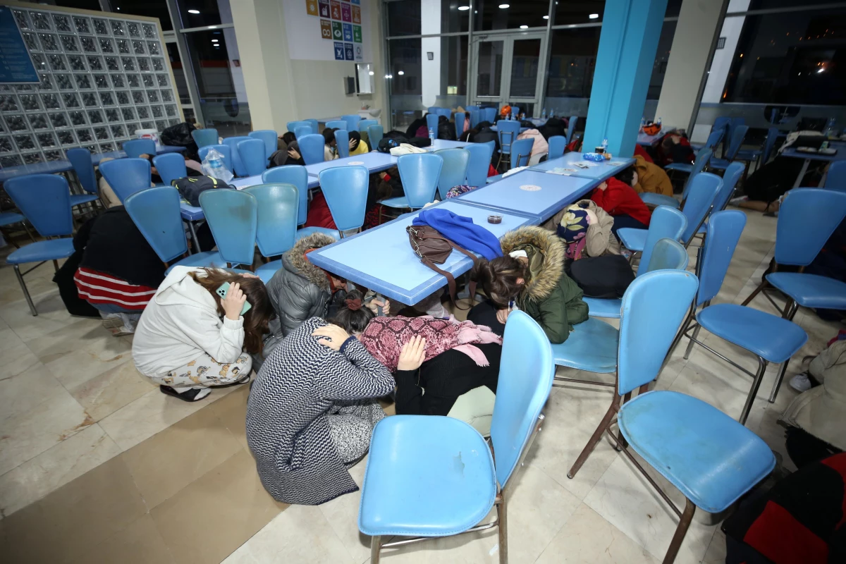 Doğu Karadeniz KYK yurdunda, "Deprem Anı, Çök Kapan Tutun ve Tahliye" tatbikatı düzenlendi