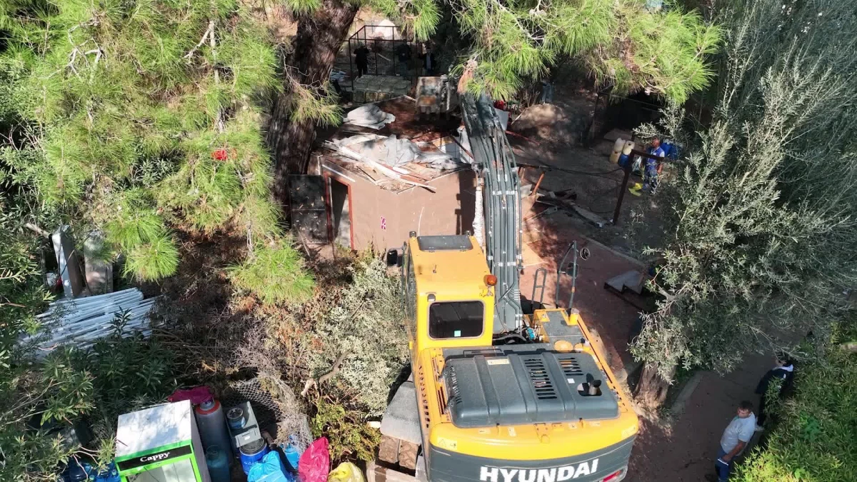 Fethiye Turunç Pınarı\'ndaki Kaçak Yapılar Yıkıldı
