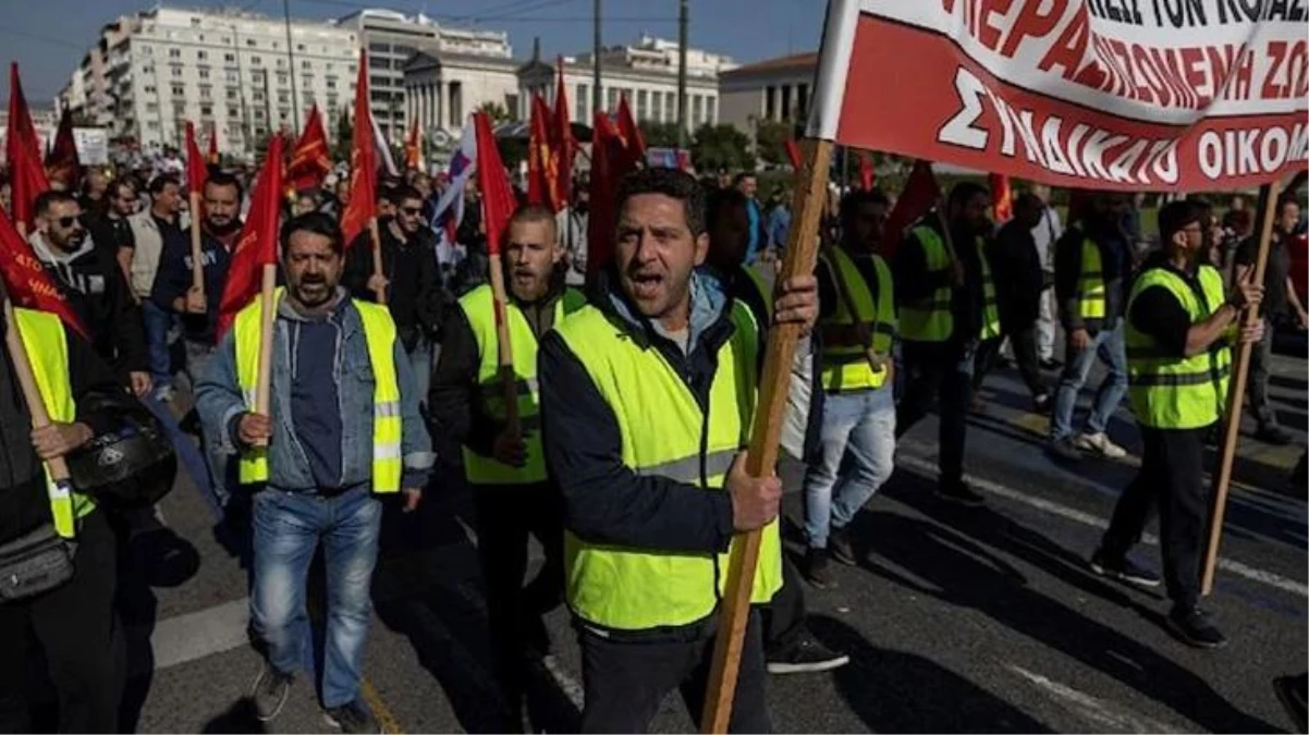 Yunanistan\'da on binlerce kişi hayat pahalılığını protesto etmek için greve gitti