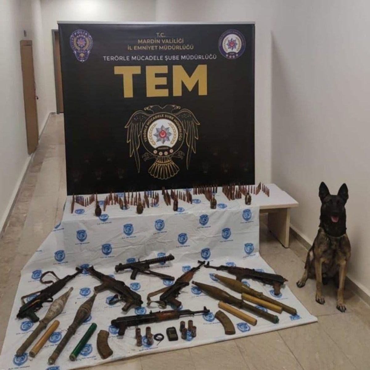 Mardin\'de terör operasyonunda silah, mühimmat ve yaşam malzemeleri ele geçirildi