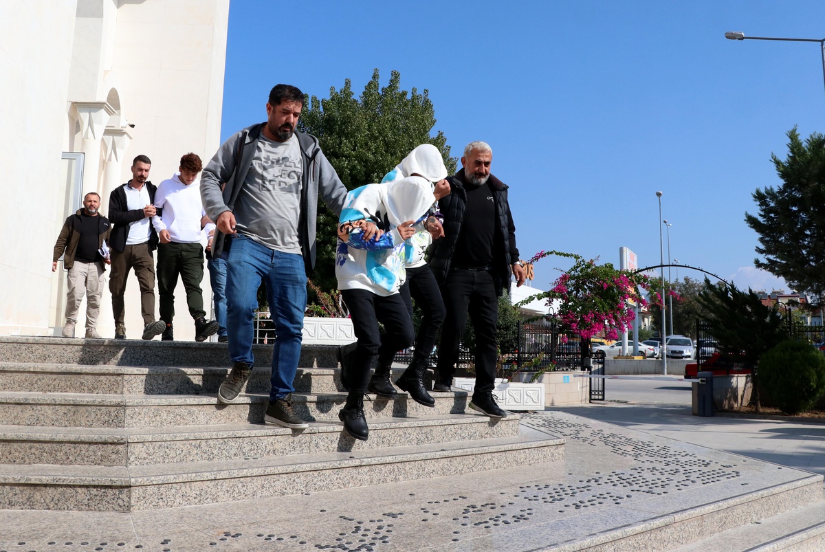 Muğla\'da iş yerinden hırsızlık yapan 3 zanlı tutuklandı