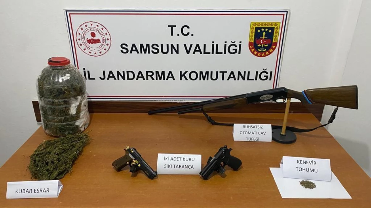 Samsun\'da jandarma uyuşturucuyu yola atan şüphelileri yakaladı