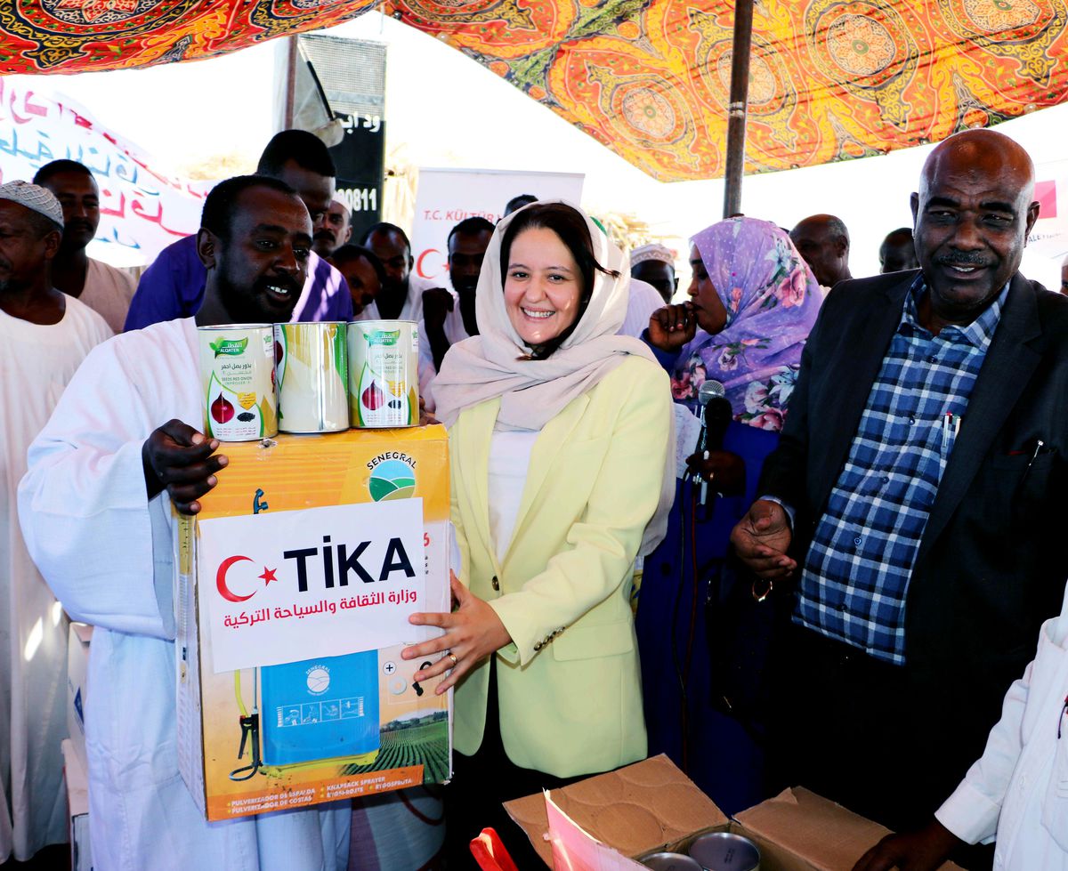 TİKA, Sudan\'da selzede çiftçilere tohum ve tarımsal ekipman desteğinde bulundu