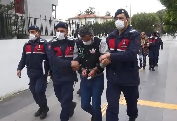 Üçlü ilişki sırasında sevgilisine sert davranan adamı öldürmüştü, savunması pes dedirtti