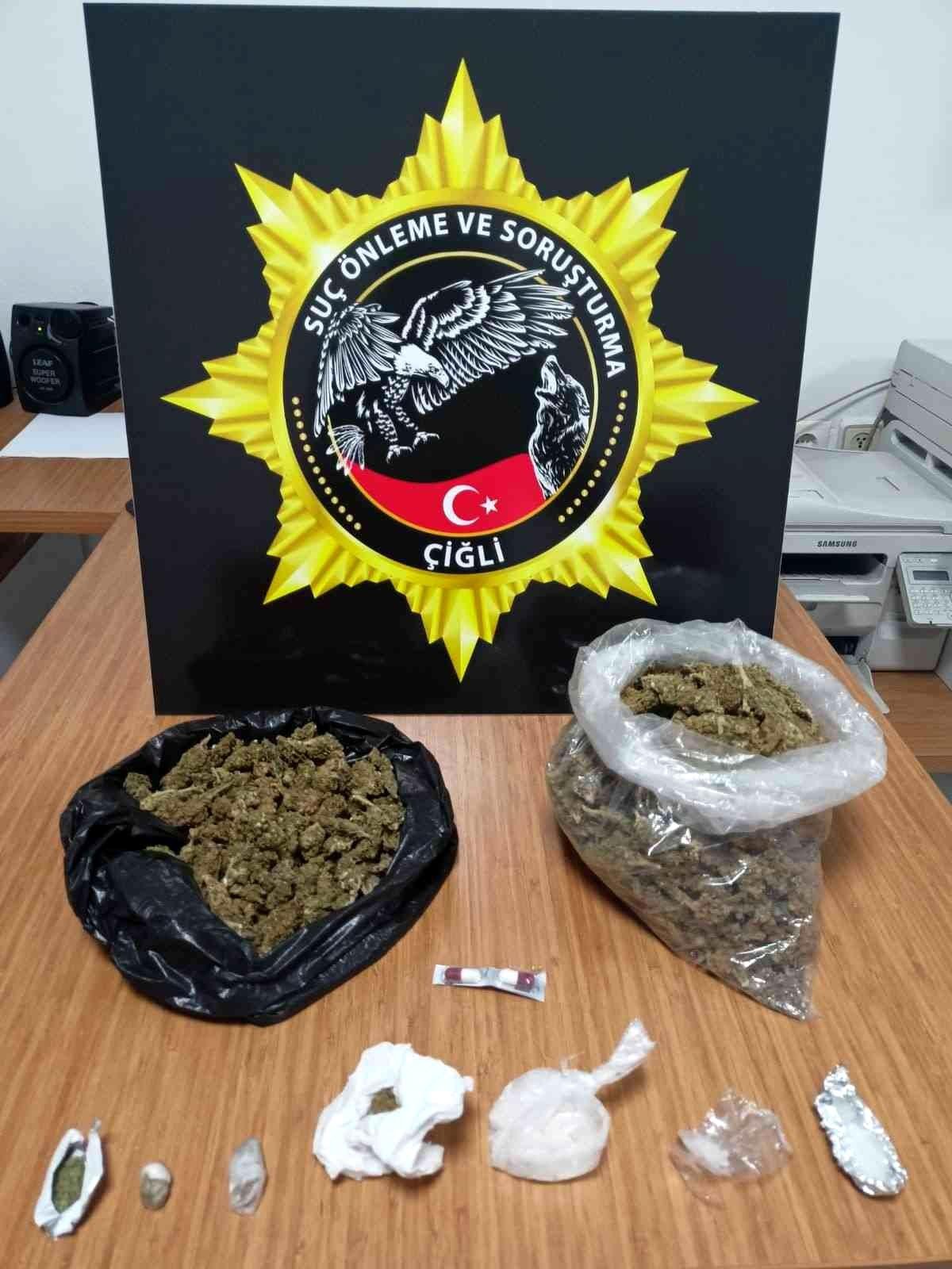 İzmir\'de uyuşturucuyla yakalanan şüpheli tutuklandı