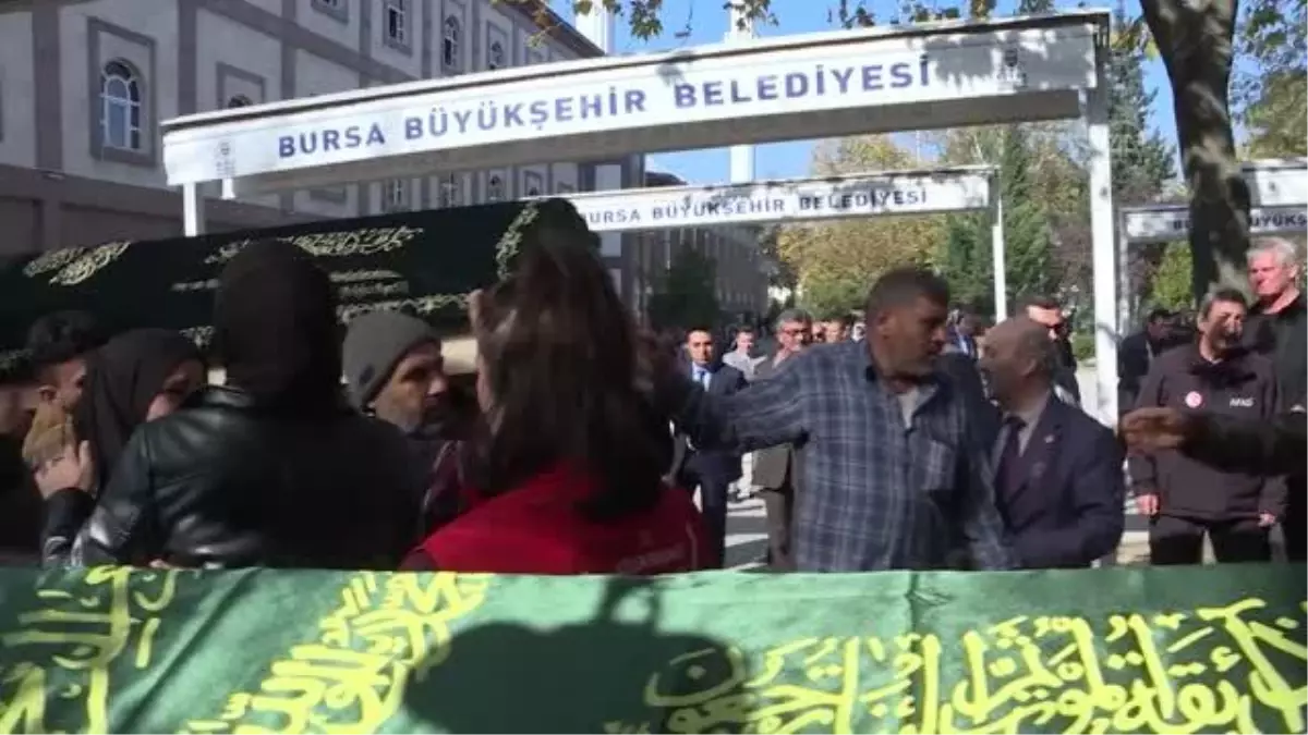 Yangında hayatını kaybedenler için taziye çadırı kuruldu