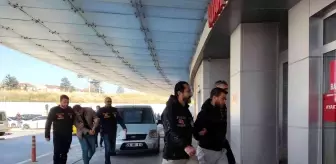 Arkadaş cinayetinin şüphelileri sağlık kontrolünden geçirildi