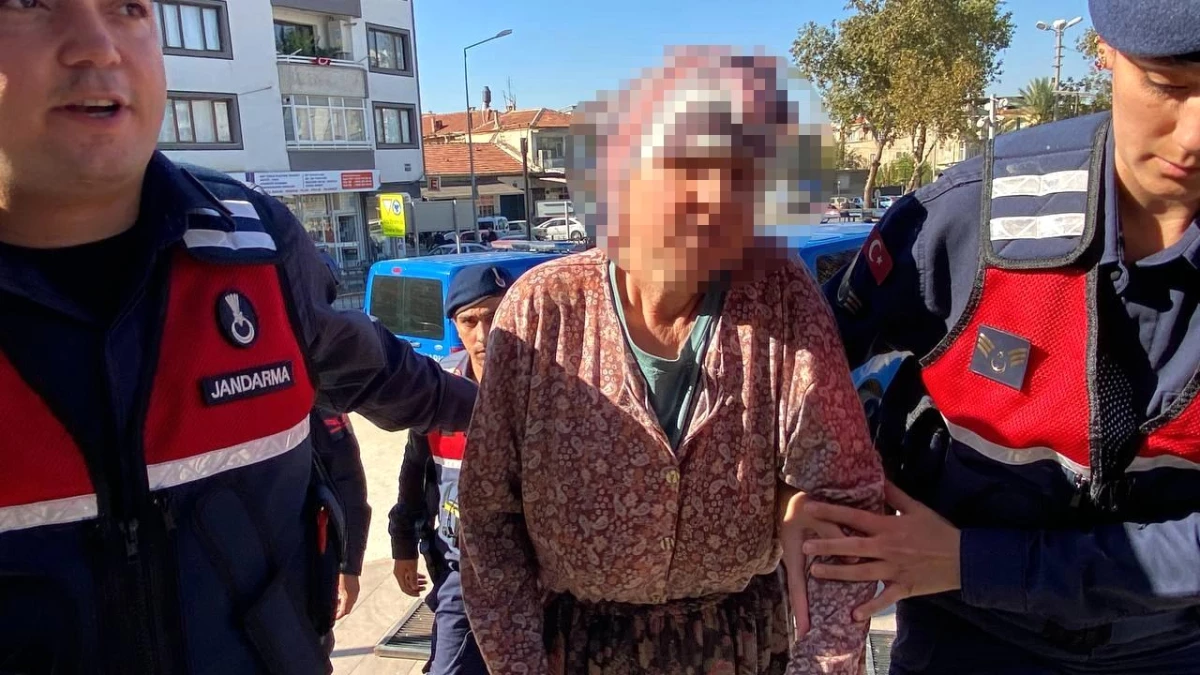 İzmir\'de 79 yaşındaki babasını döverek öldüren cani kadın tutuklandı