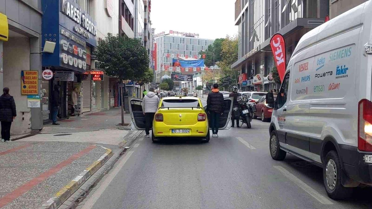Balıkesir Ata\'sını andı