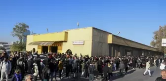 Başkentteki metro hattında arıza nedeniyle seferler durdu (1)