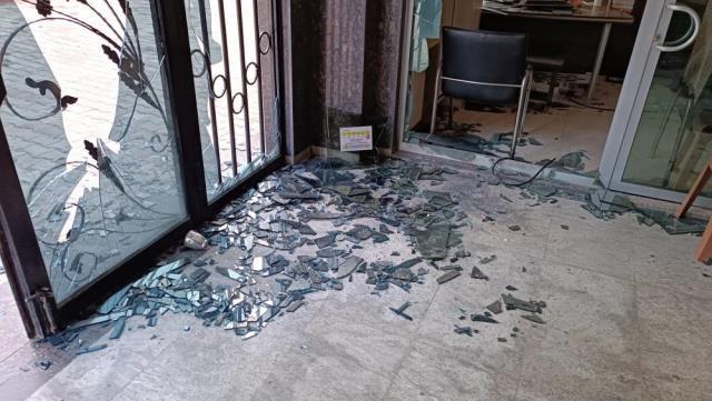 Borcunun ödemediği için elektrik yüklemesi yapmayan yöneticinin odasını EYP ile patlattı