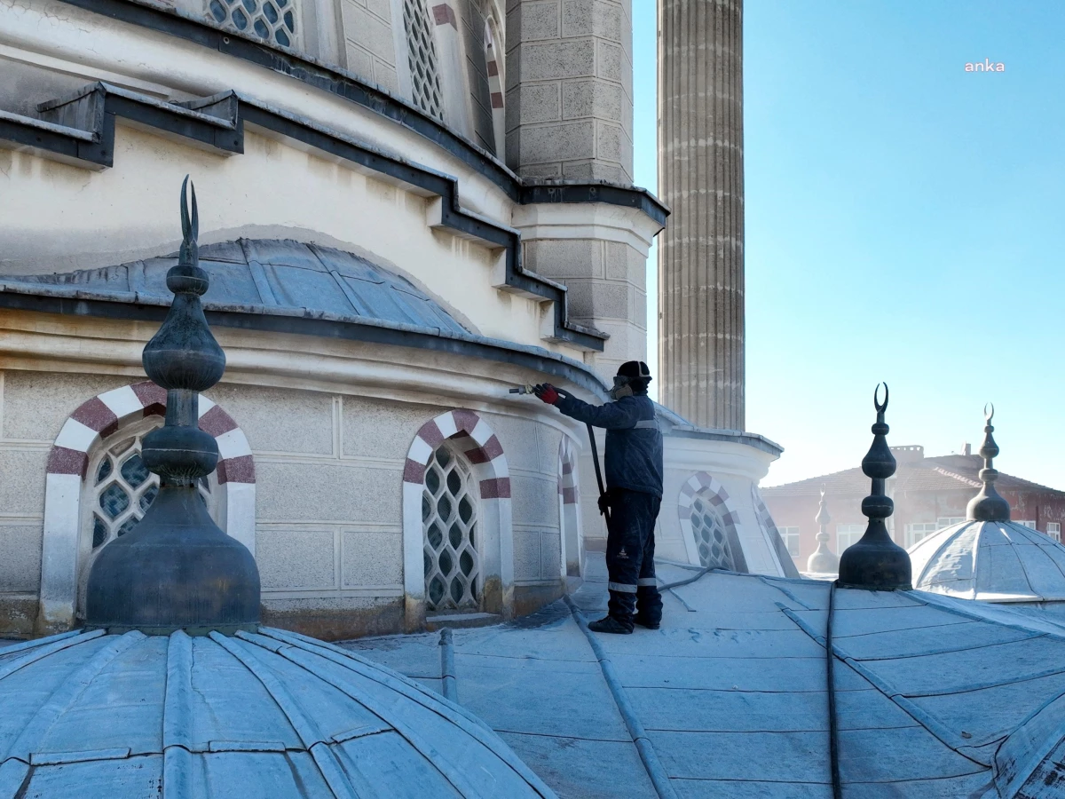 Çerkezköy Belediyesi\'nden Osmanlı Camii\'nde Dış Cehpe Temizliği