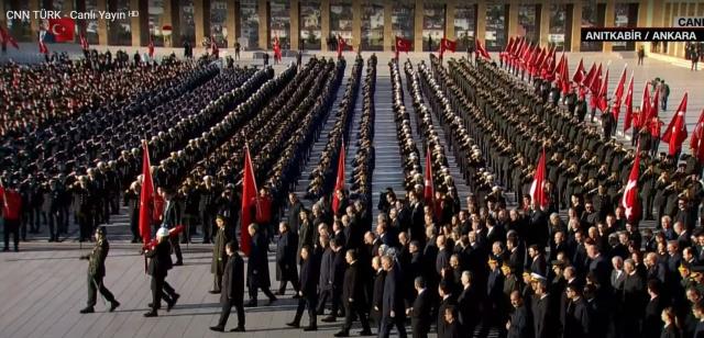 Devlet erkanı, Gazi Mustafa Kemal Atatürk'ün 84'ncü ölüm yıldönümü nedeniyle Anıtkabir'de