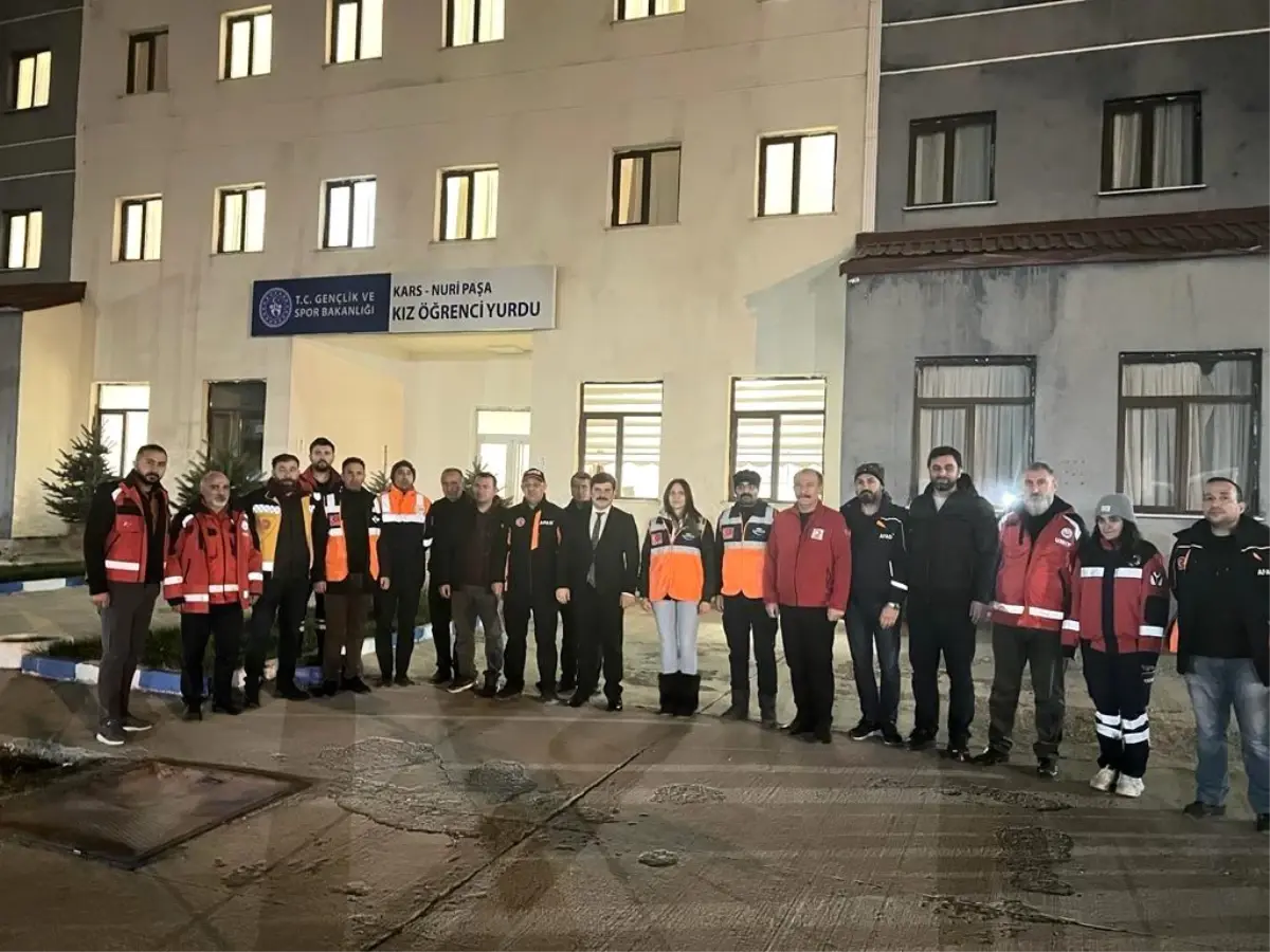 Kars\'ta kız yurdunda deprem tatbikatı