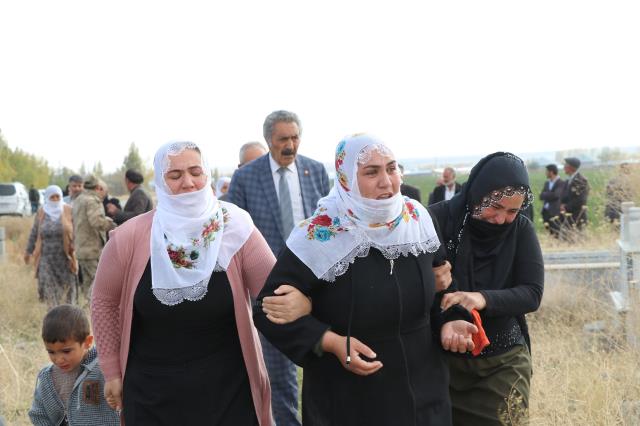 Kuduz tanısıyla tedavi gördüğü hastanede ölen çocuğun cenazesi toprağa verildi