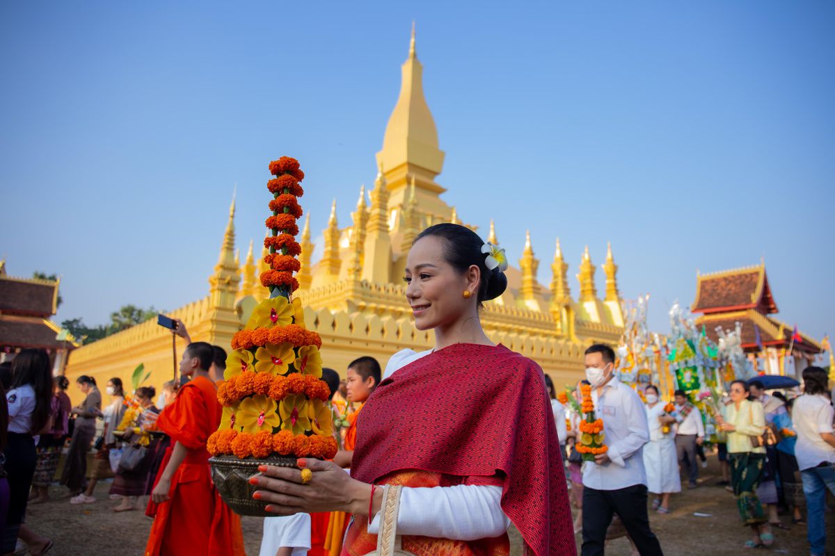 Laos\'un En Önemli Dini Bayramlarından That Luang Viyentiyan\'da Kutlandı