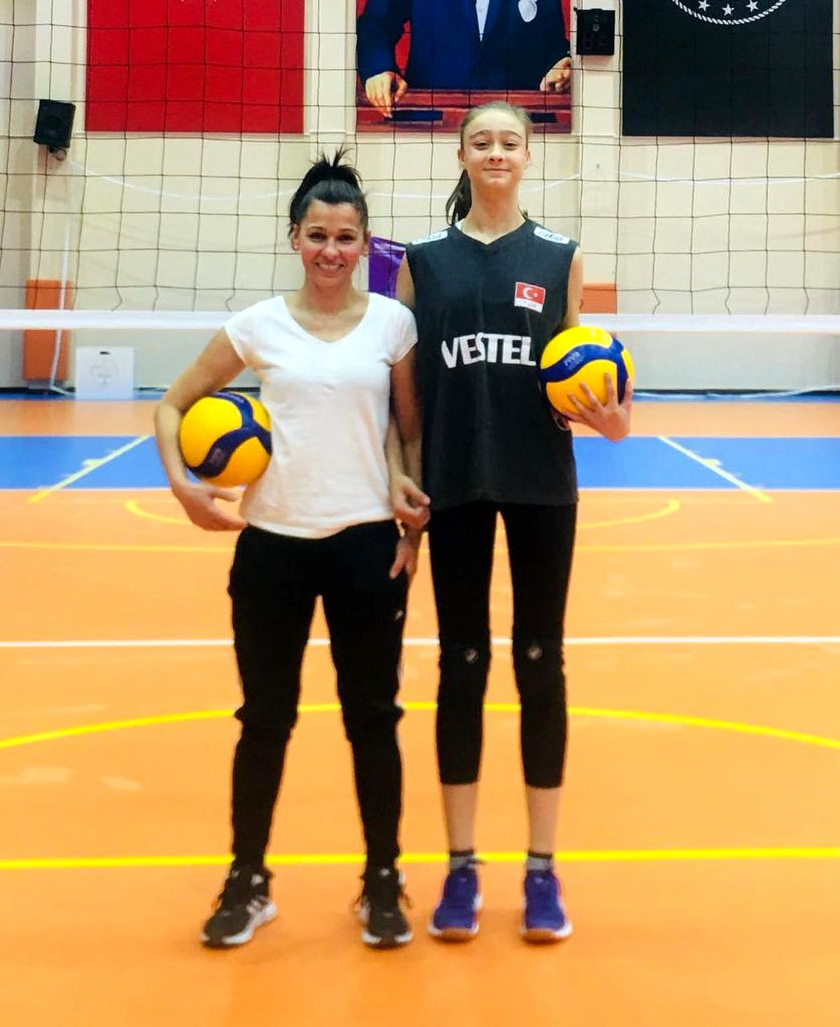 Minel Nefin Özen\'e milli davet
