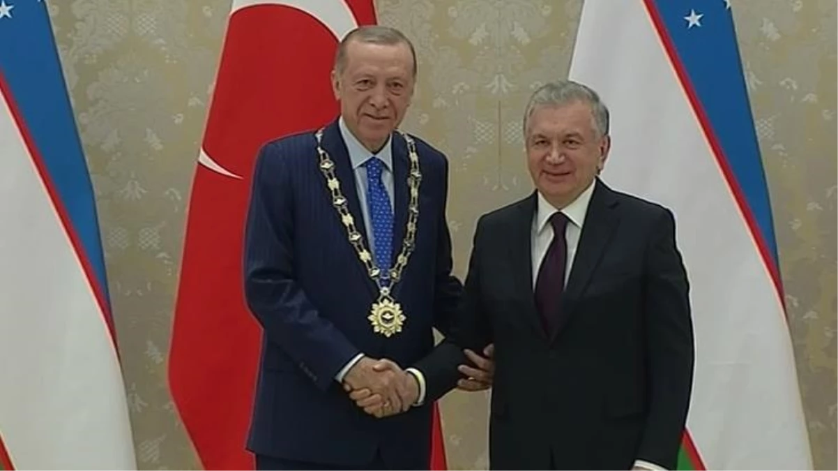 Özbekistan\'da Cumhurbaşkanı Erdoğan\'a Yüksek Düzeyli İmam Buhari Nişanı verildi