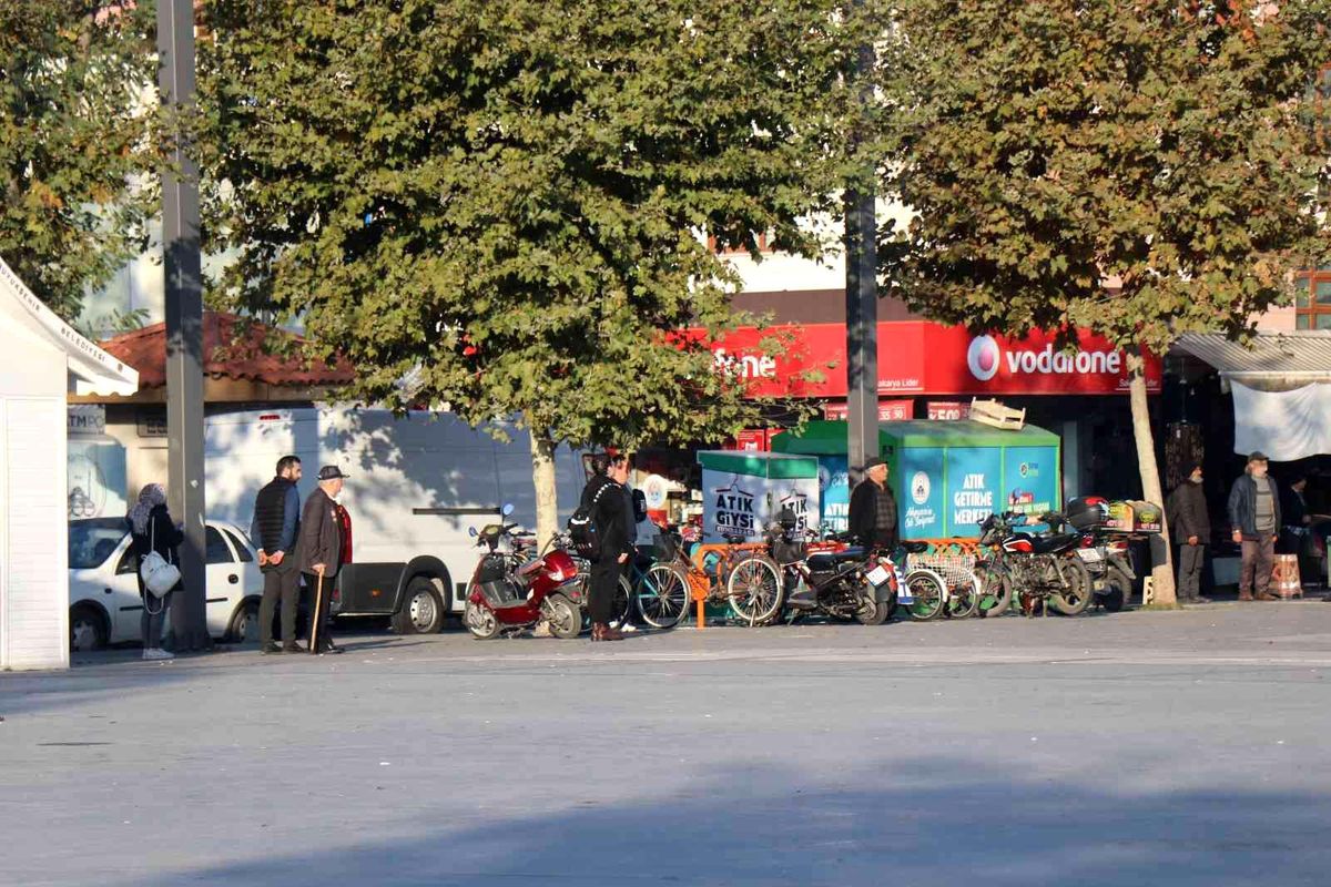 Saat 09.05\'te Sakarya\'da hayat durdu
