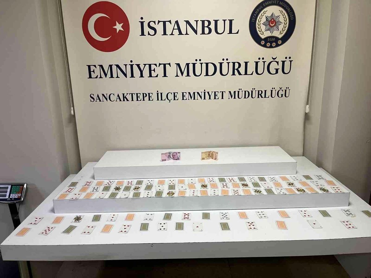 Sancaktepe\'de kumar oynatılan iş yerine polis baskını