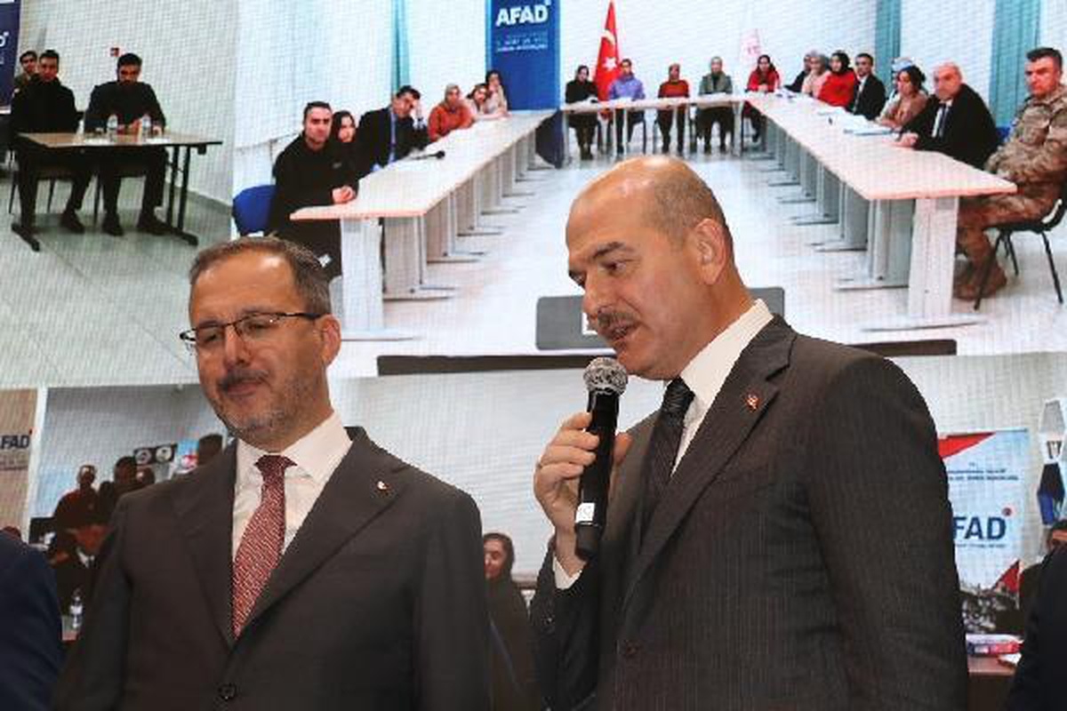 Türkiye genelinde öğrenci yurtlarında eş zamanlı \'deprem\' tatbikatı