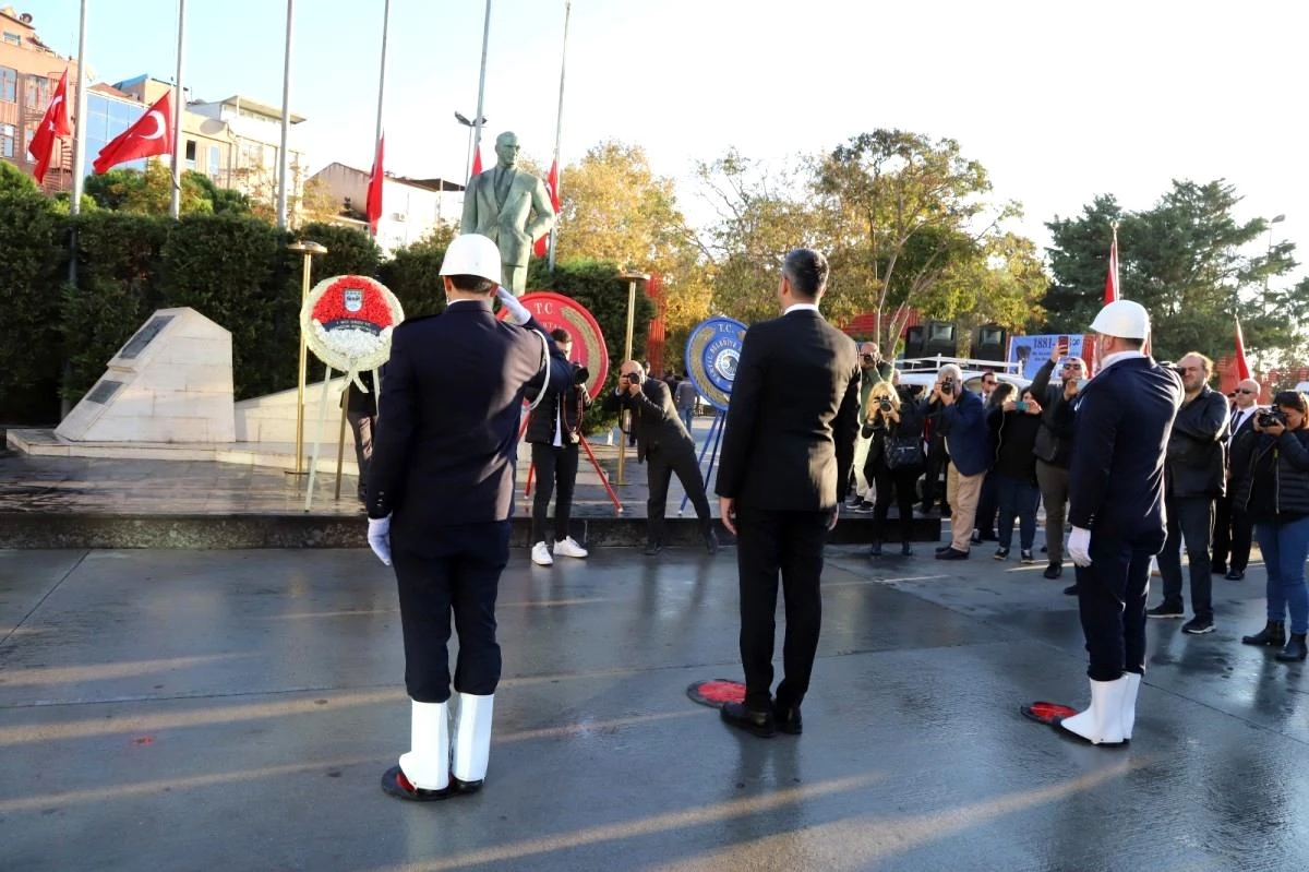 Ulu önder Atatürk 10 Kasım\'da özlem ve minnetle Kartal\'da anıldı