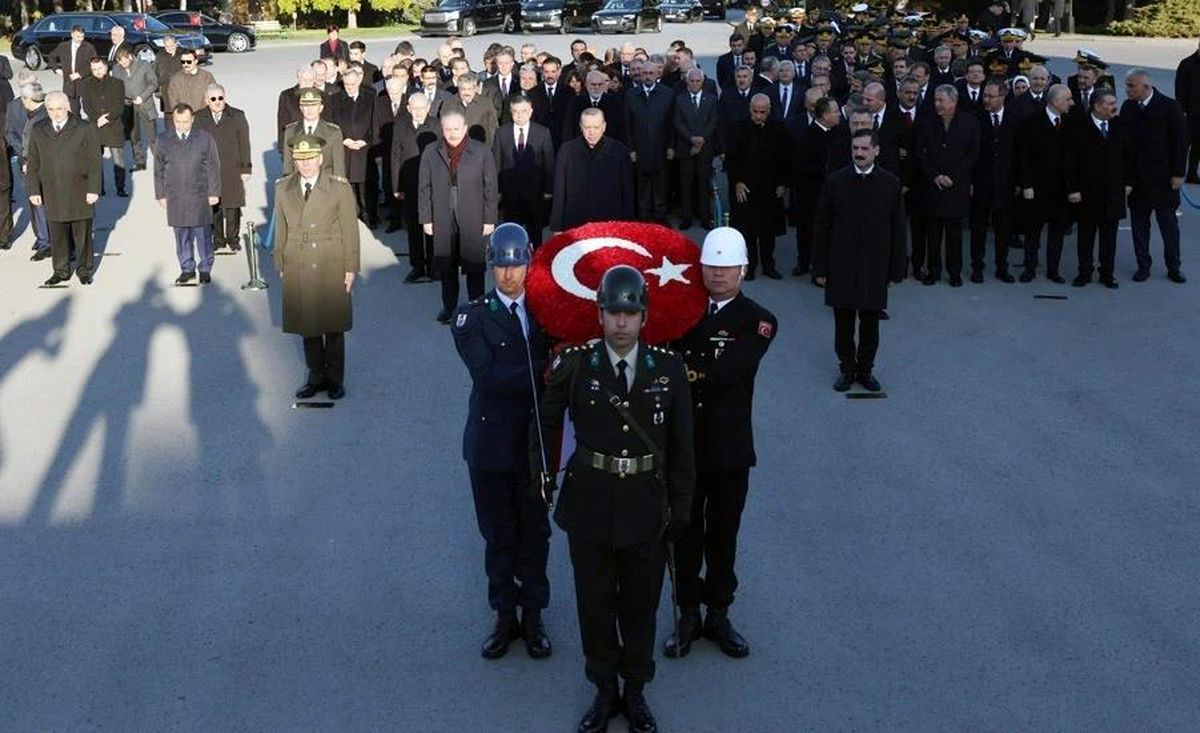 Yargıtay Başkanı Mehmet Akarca, Anıtkabir\'de düzenlenen 10 Kasım Atatürk\'ü anma törenine katıldı
