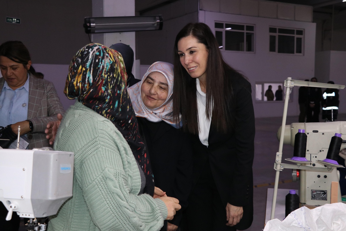 AK Parti Genel Başkan Yardımcısı Karaaslan, Niğde\'de konuştu Açıklaması