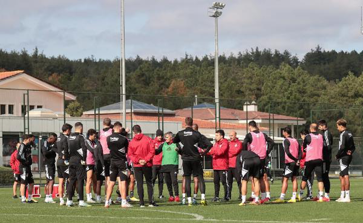 Beşiktaş yan top ve şut çalıştı