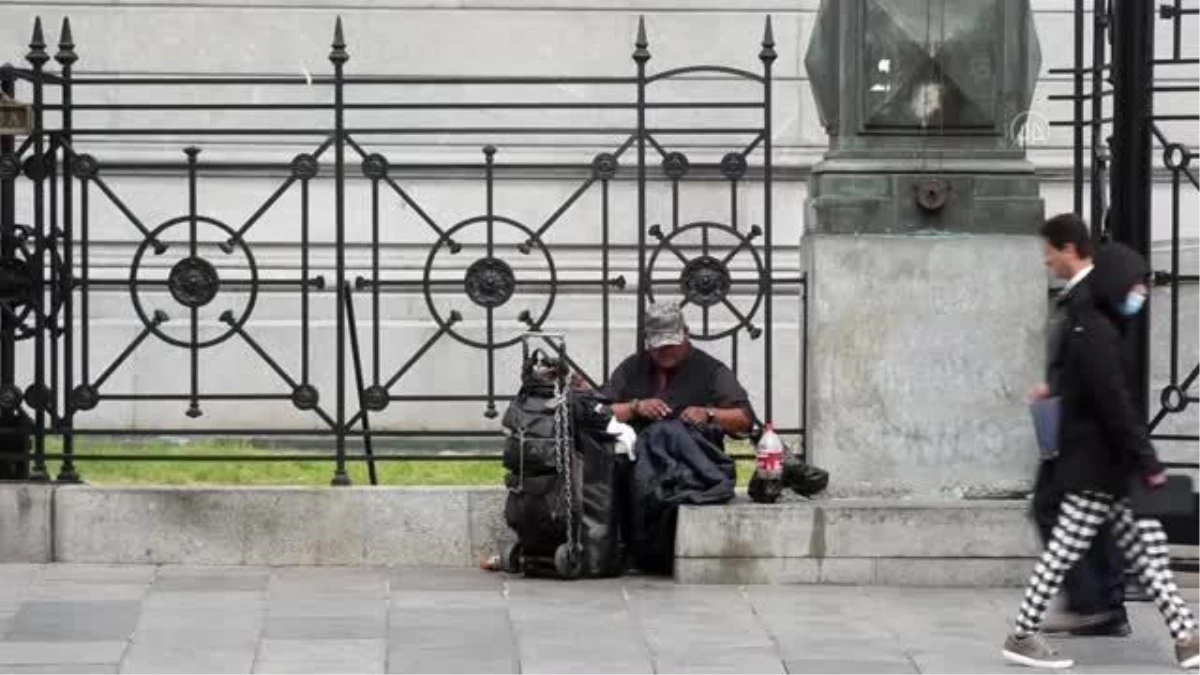 BUENOS AİRES - Arjantin\'de evsizlerin sayısı günden güne artıyor