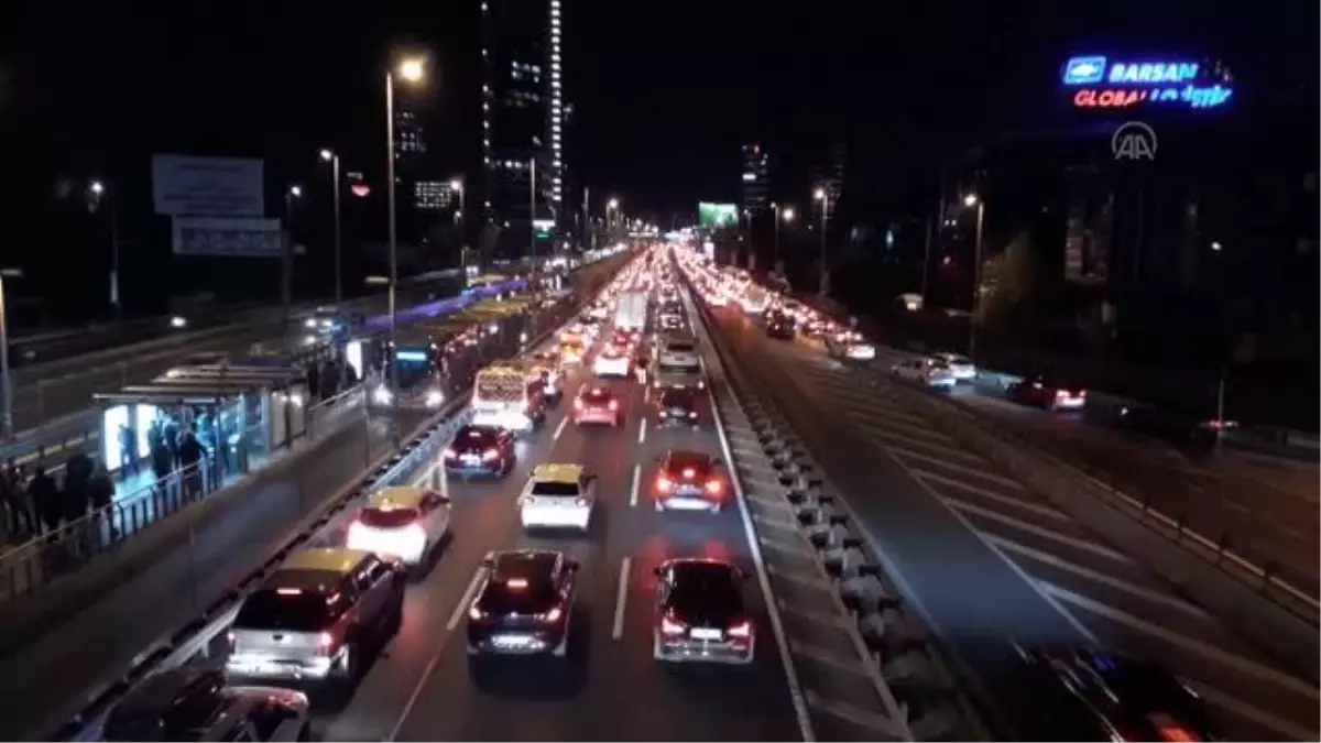 Çağlayan mevkiinde akşam saatlerinde trafik yoğunluğu yaşanıyor