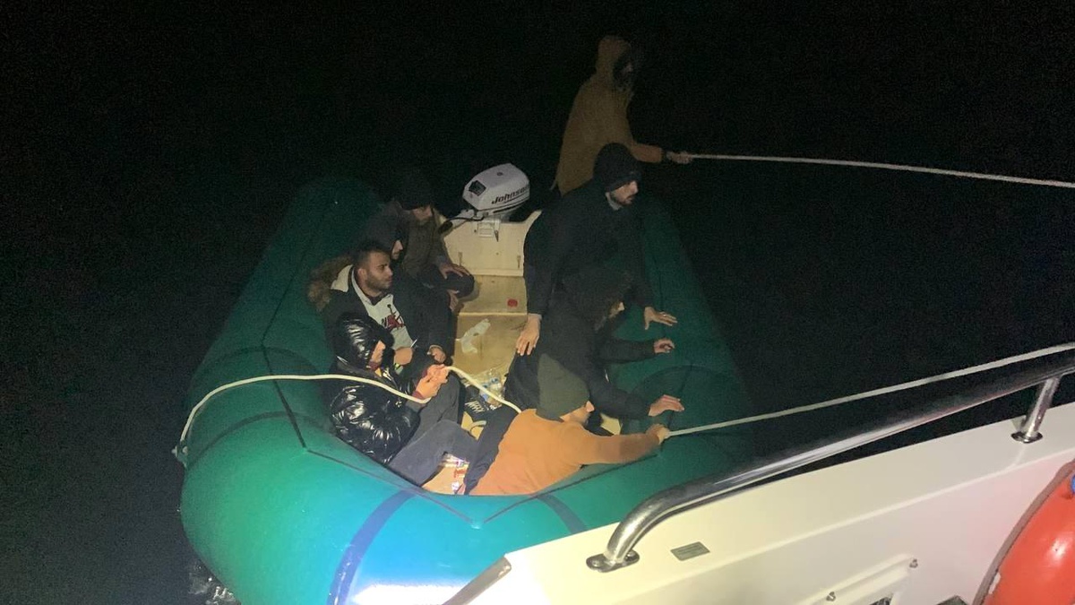 Çanakkale\'de 42 düzensiz göçmen kurtarıldı