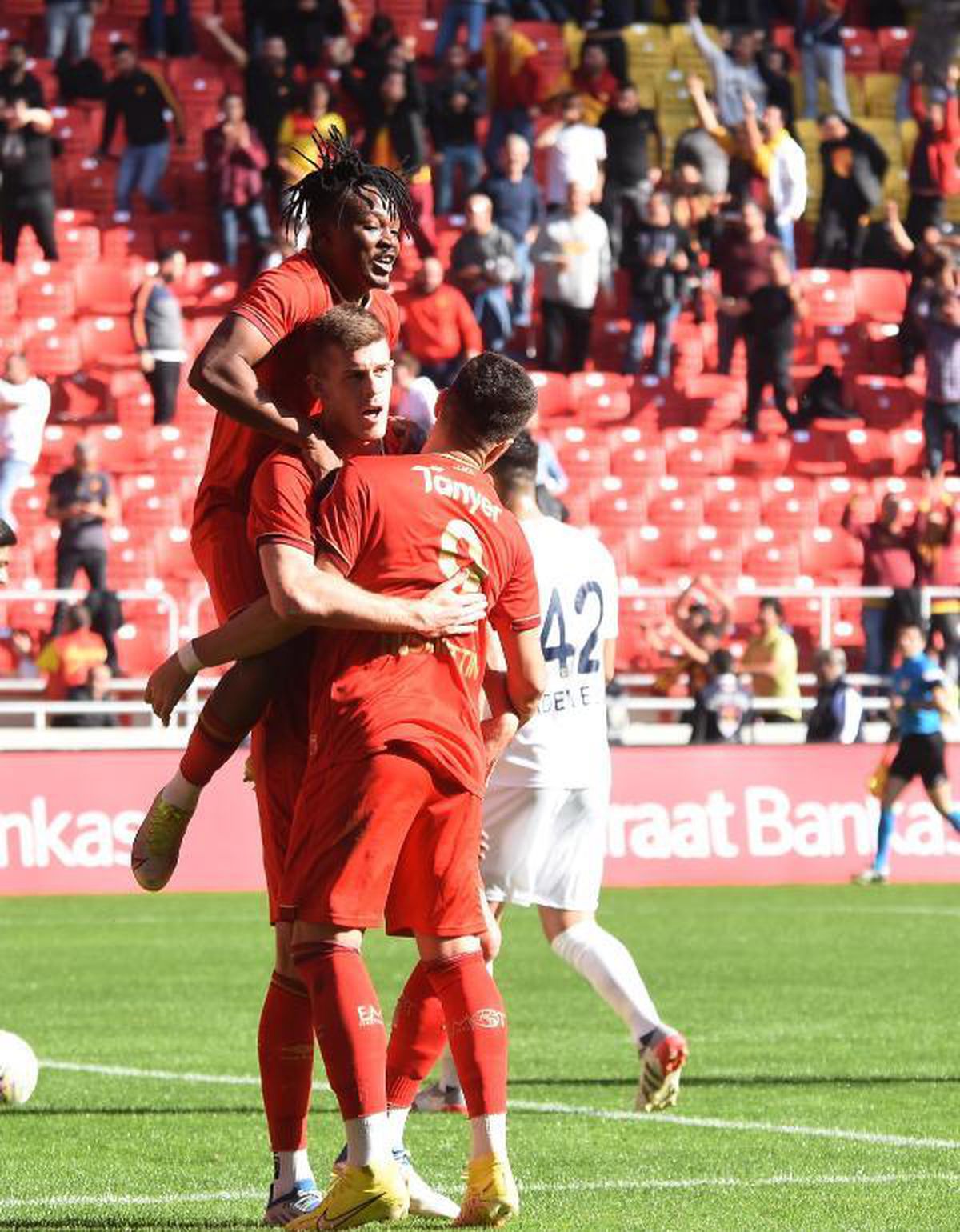 Göztepe gönül aldı