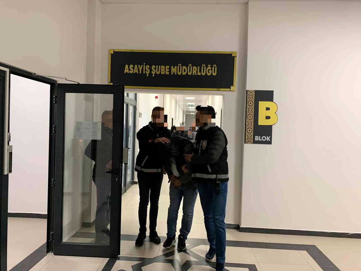 Kasa soyguncuları 4 ay sonra İstanbul\'da yakalandı
