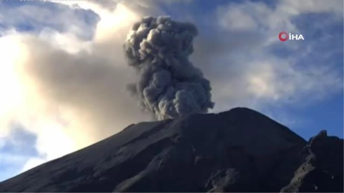 Meksika\'daki Popocatepetl Yanardağı\'nda 5 yeni patlama meydana geldi