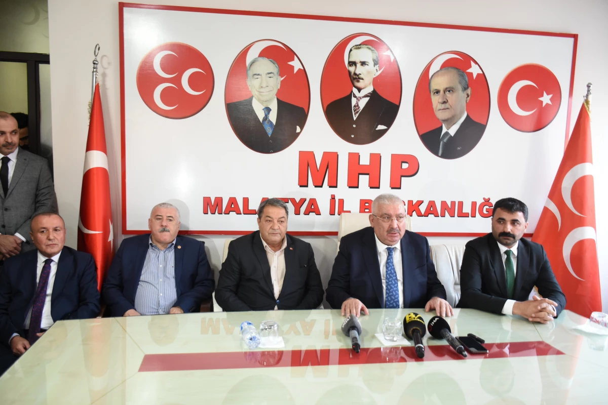 MHP Genel Başkan Yardımcısı Semih Yalçın, Malatya\'da partililerle buluştu