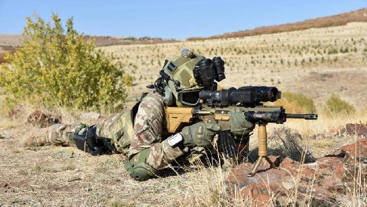 MSB: "Suriye\'nin kuzeyindeki Barış Pınarı bölgesinde huzur ve güvenlik ortamını bozmak için taciz ateşi açan 2 PKK/YPG\'li terörist etkisiz hale...