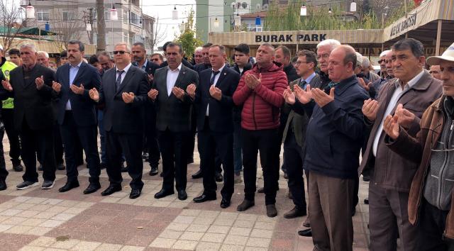 Türkiye'nin tahıl ambarında kaymakam ve belediye başkanı öncülüğünde yağmur duasına çıktılar