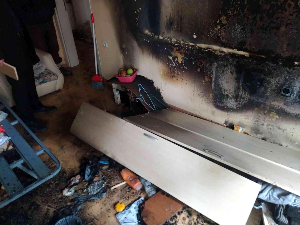 Üniversite öğrencileri yanmaktan son anda kurtuldu