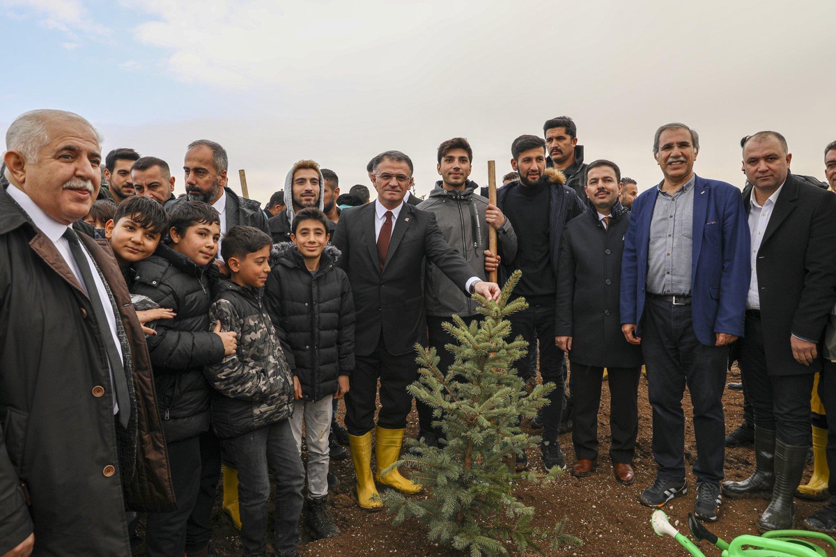 Van, Hakkari ve Muş\'ta "Milli Ağaçlandırma Günü"nde binlerce fidan dikildi