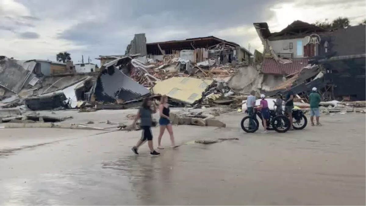 ABD'nin Florida eyaletindeki Nicole Kasırgası'nda 4 kişi hayatını kaybetti (3)